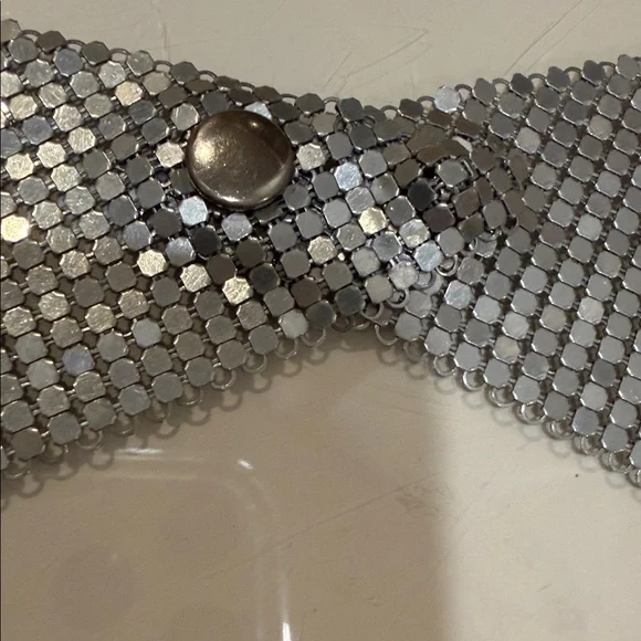 A silver-toned chainmail mesh scarf bib necklace. VTG - Picture 8 of 16